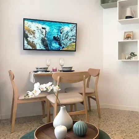 Aparta 2 - El Pesebre Appartement *